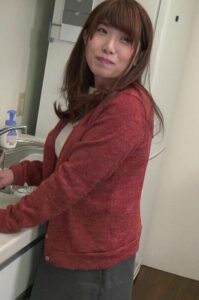 地味めなパイパン巨乳妻が義父に誘われて…。